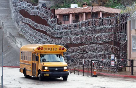 razor-wire-border.jpg